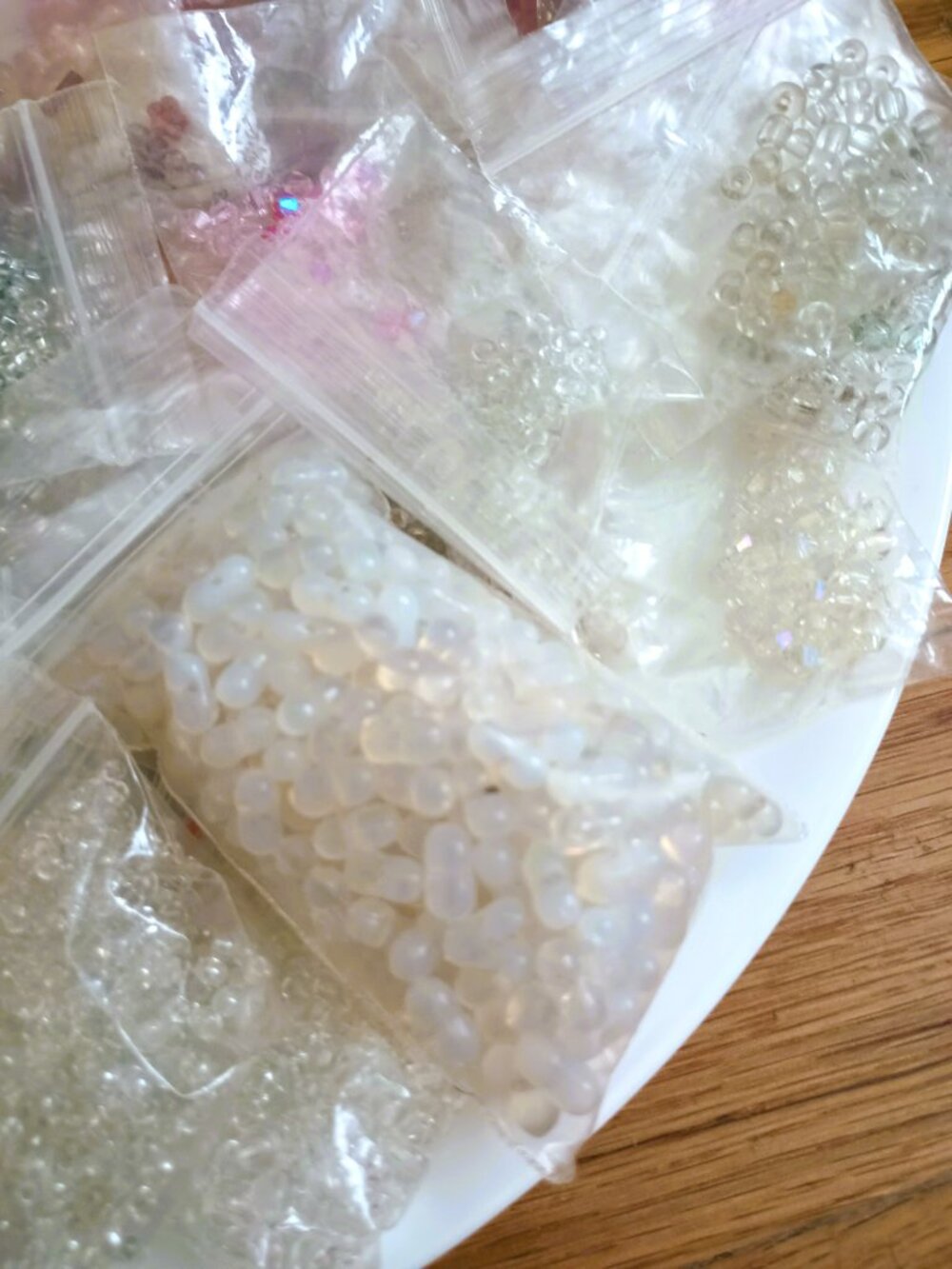 DIY Assorted Bulk Seed & Small Beads 1.9lb Pink & White Tones - Picture 8 of 9